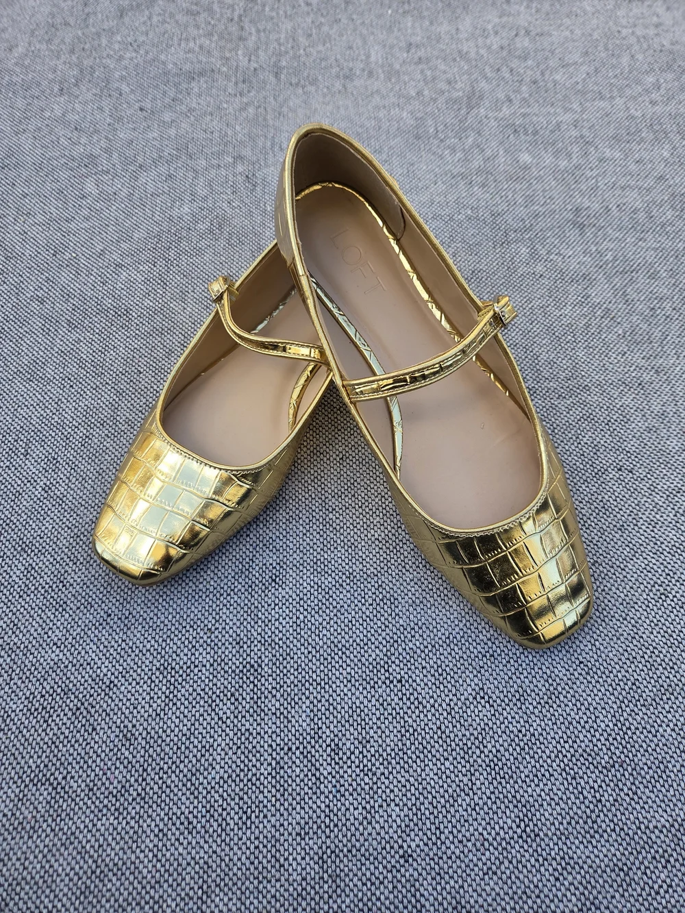 LOFT Gold Croc Embossed Mary Jane Flats Size 7.5